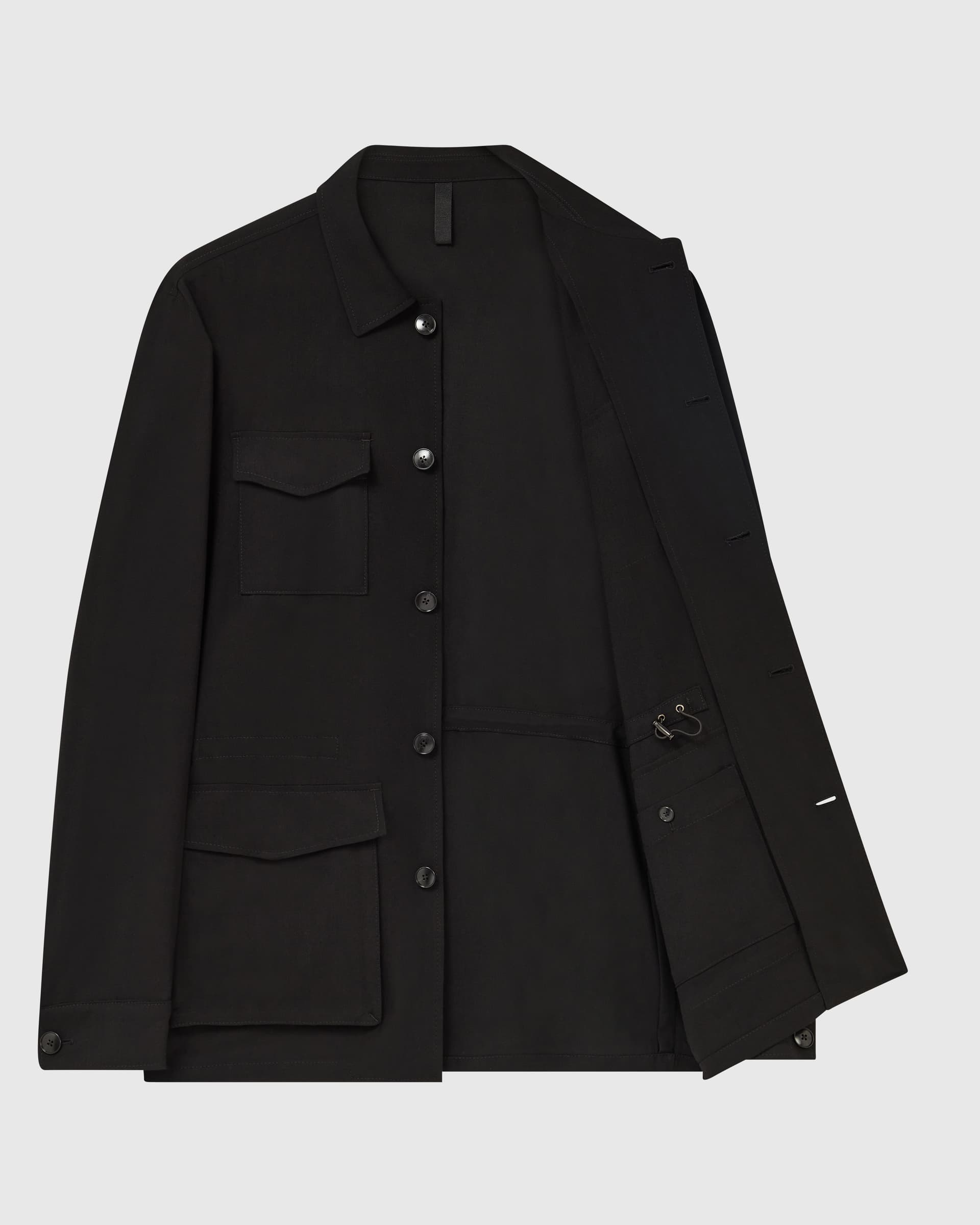 BlackSafari_Jkt_2.jpg